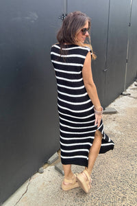 Knit Sleeveless Textured Dress-Black/White