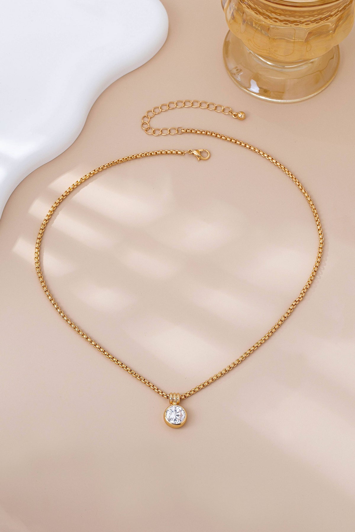 Round Zircon Pendant Necklace - Gold