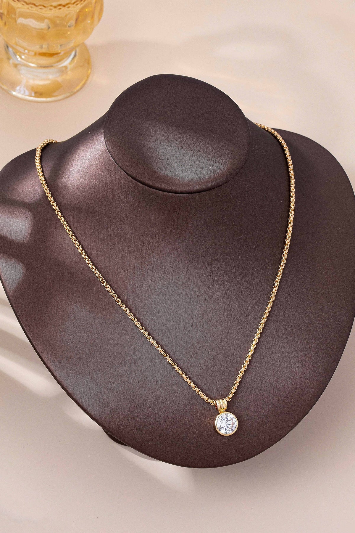 Round Zircon Pendant Necklace - Gold