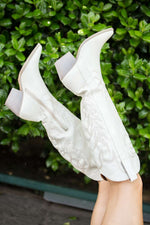 Oasis Society-Samara Boots-White