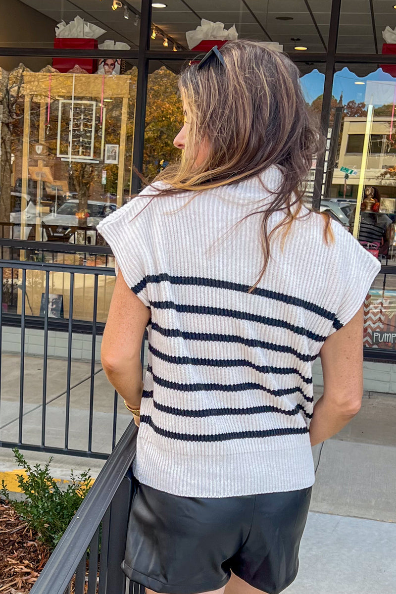Turtleneck Power Shoulder Sweater Vest-Cream/Black