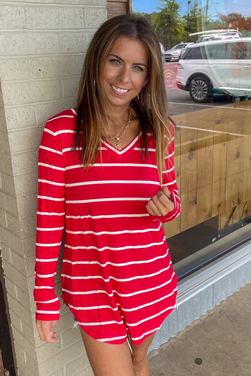 Zenana-Striped V-Neck Dolphin Hem Top-Red/White