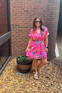 Belted waist tie detail on Spring Strolls peony pink floral dress by Umgee
