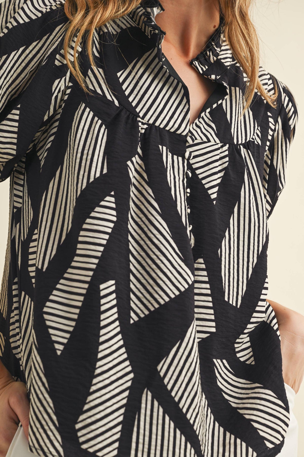 SALE-Geometric Stripes Print Puff Sleeve Blouse-Black
