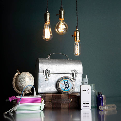 Tech Candy - POWER TRIP OUTLET + USB TRAVEL CHARGING STATION : PINK: WHITE/BRIGHT PINK