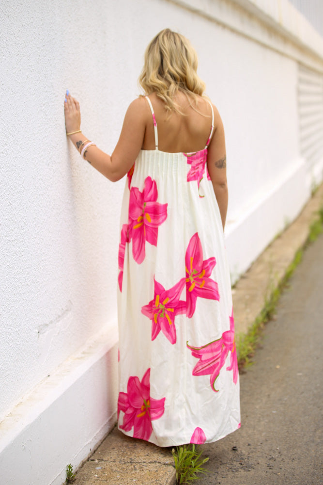 Tropical Destinations Floral Pleated Maxi Dress-Cream